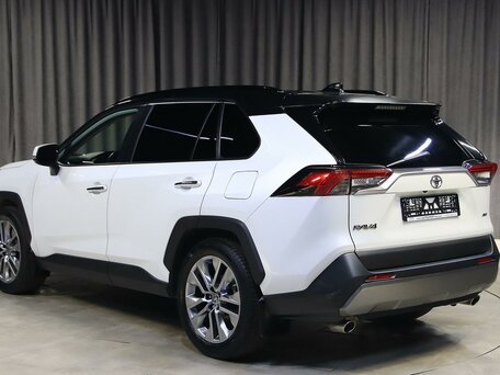 2020 Toyota RAV4 V (XA50), белый, 3199000 рублей, вид 4