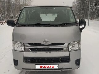 2015 Toyota HiAce H200 Рестайлинг, серебристый, 3000000 рублей, вид 2
