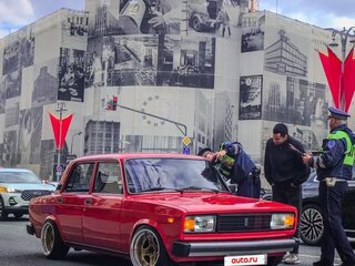 1983 Lada (ВАЗ) 2105 4-speed, красный, 600000 рублей, вид 1
