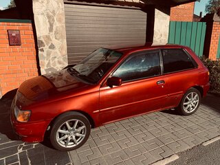 1990 Toyota Starlet IV (P80), красный, 185000 рублей, вид 1