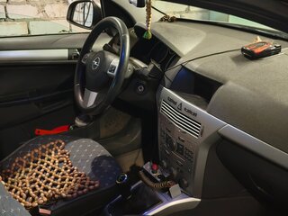 2014 Opel Astra H Рестайлинг, серебристый, 600000 рублей, вид 2