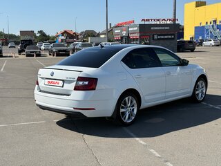 2018 Skoda Octavia III (A7) Рестайлинг, белый, 1820000 рублей, вид 4