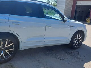2019 Volkswagen Touareg III, белый, 5000000 рублей, вид 4