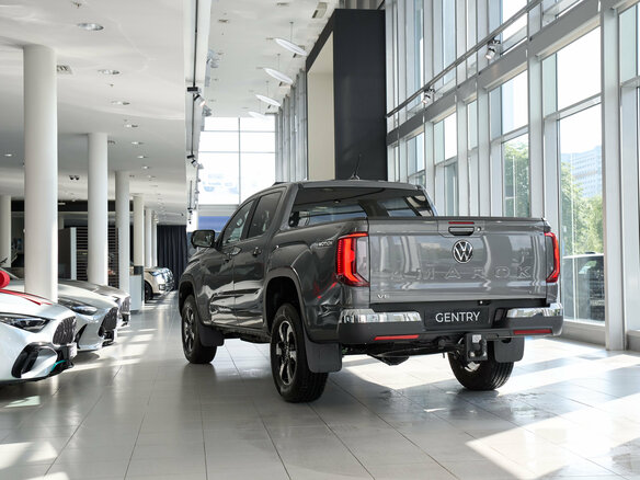 2025 Volkswagen Amarok II, серый, 11800000 рублей - вид 4