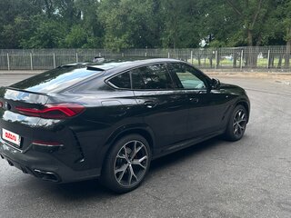2021 BMW X6 30d III (G06), чёрный, 7500000 рублей, вид 4