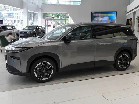 2026 Toyota bZ3X 58.3 kWh, серый, 2600000 рублей, вид 2