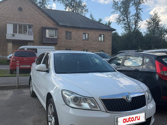 2013 Skoda Octavia II (A5) Рестайлинг, белый, 858000 рублей - вид 4