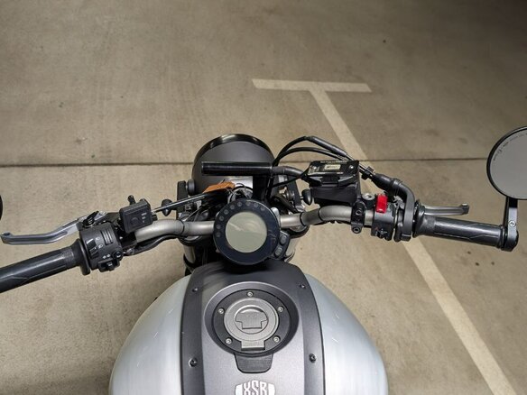 2020 Yamaha XSR700, серебристый, 750000 рублей - вид 11