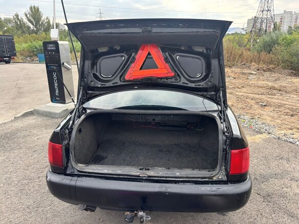 1995 Audi A6 I (C4), чёрный, 370000 рублей - вид 18