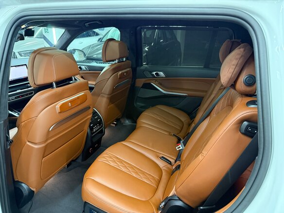 2025 BMW X7 40i I (G07) Рестайлинг, белый - вид 23