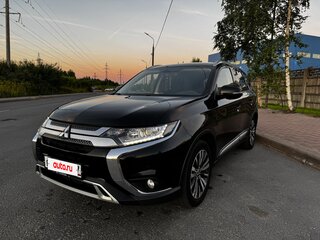 2018 Mitsubishi Outlander III Рестайлинг 3, чёрный, 1999999 рублей, вид 2