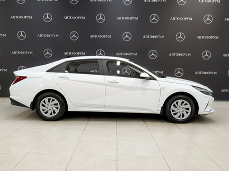 2022 Hyundai Elantra VII (CN7), белый, 1865000 рублей, вид 4