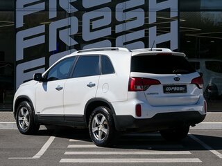 2013 Kia Sorento II Рестайлинг, белый, 1779000 рублей, вид 2