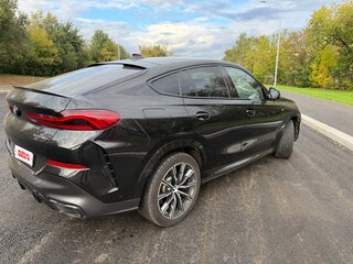 2020 BMW X6 40i III (G06), чёрный, 7500000 рублей, вид 4