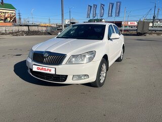 2011 Skoda Octavia II (A5) Рестайлинг, белый, 560000 рублей, вид 1