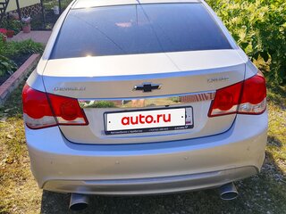 2014 Chevrolet Cruze I Рестайлинг, серебристый, 690000 рублей, вид 3