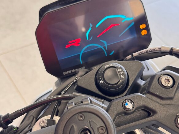 2022 BMW S 1000 R, серый, 1600000 рублей - вид 10