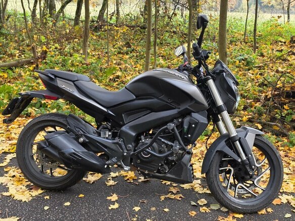 2020 Bajaj Dominar 400, чёрный, 395000 рублей - вид 2