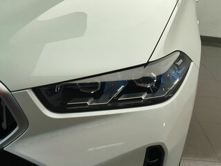 2025 BMW X6 40i III (G06) Рестайлинг, белый, 14900000 рублей, вид 3