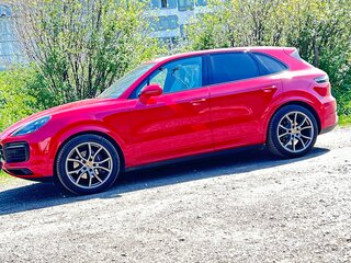 2022 Porsche Cayenne III, красный, 7490000 рублей, вид 1