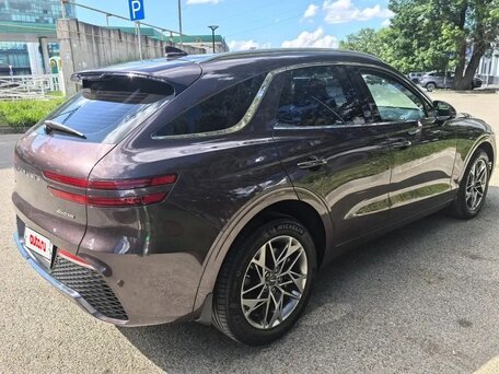 2021 Genesis GV70 I, красный, 3700000 рублей, вид 4