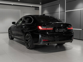 2019 BMW 3 серии 330i VII (G2x), чёрный, 2845000 рублей, вид 4
