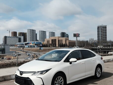 2023 Toyota Corolla XII (E210), белый, 1300000 рублей, вид 1