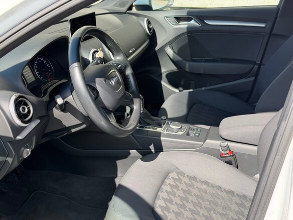 2016 Audi A3 III (8V), белый, 1800000 рублей - вид 8