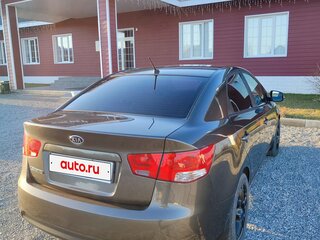 2011 Kia Cerato 6-speed II, коричневый, 850000 рублей, вид 5