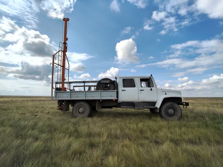 2011 ГАЗ 3308, белый, 2500000 рублей, вид 2
