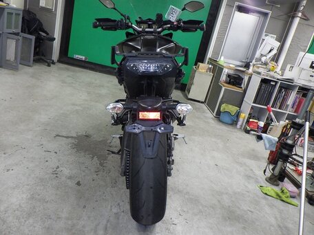2017 Yamaha MT-09 Tracer (FJ-09), чёрный, 729000 рублей, вид 4