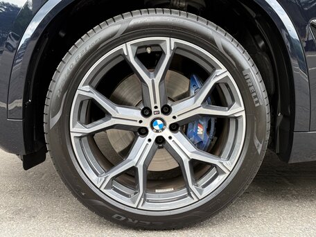 2025 BMW X5 40d IV (G05/G18) Рестайлинг, чёрный, 11500200 рублей, вид 3