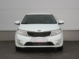 2013 Kia Rio III, белый, 690000 рублей, вид 3