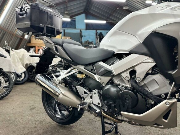 2015 Honda VFR 800X (Crossrunner), белый, 890000 рублей - вид 23