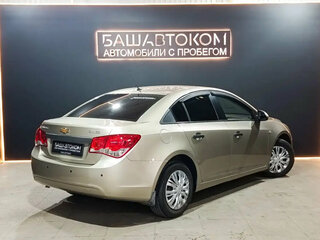 2011 Chevrolet Cruze I, бежевый, 570000 рублей, вид 4