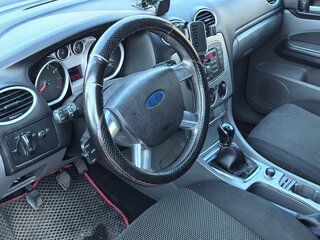 2010 Ford Focus II Рестайлинг, чёрный, 399999 рублей, вид 5