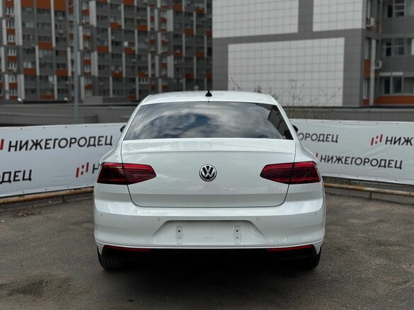 2020 Volkswagen Passat B8 Рестайлинг, белый, 1892000 рублей - вид 4