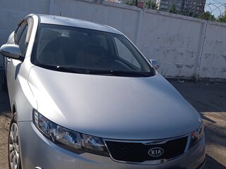 2011 Kia Cerato 6-speed II, серебристый, 1100000 рублей, вид 2