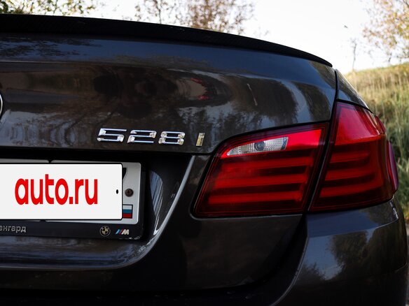 2013 BMW 5 серии 528i xDrive VI (F10/F11/F07) Рестайлинг, коричневый, 2050000 рублей - вид 8
