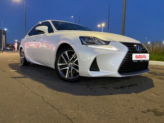 2018 Lexus IS 300 III Рестайлинг, белый, 2830000 рублей, вид 1