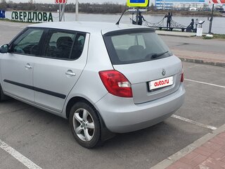 2012 Skoda Fabia II Рестайлинг, серебристый, 575000 рублей, вид 4