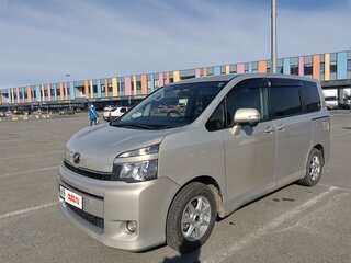 2013 Toyota Voxy II (R70) Рестайлинг, серый, 1620000 рублей, вид 1