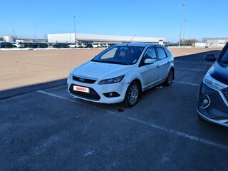 2010 Ford Focus II Рестайлинг, белый, 399999 рублей, вид 2