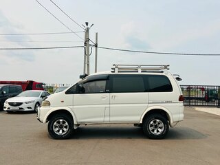 1991 Mitsubishi Delica III, белый, 979000 рублей, вид 3