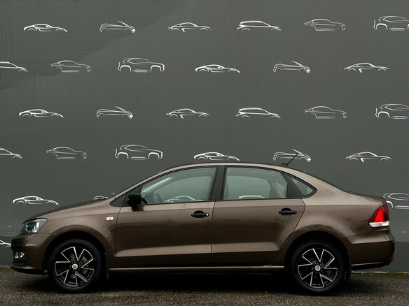 2017 Volkswagen Polo V Рестайлинг, коричневый, 998700 рублей - вид 12