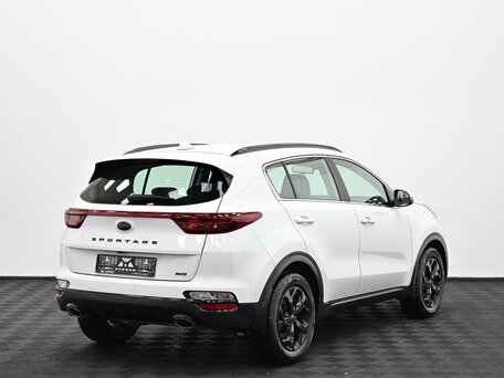 2021 Kia Sportage IV Рестайлинг, белый, 2395000 рублей, вид 2
