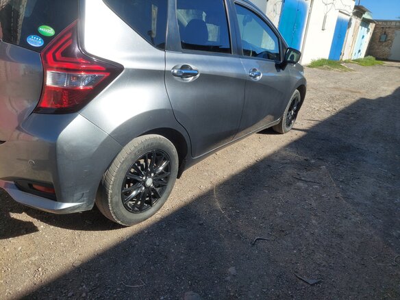 2019 Nissan Note II Рестайлинг, серый, 985000 рублей - вид 2