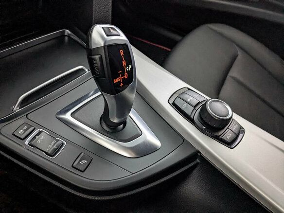 2016 BMW 3 серии 318i VI (F3x) Рестайлинг, красный - вид 20