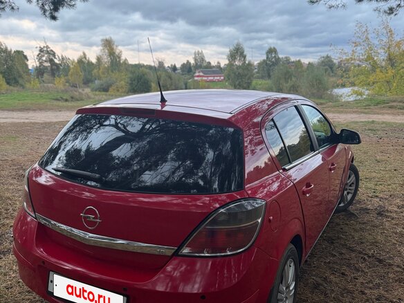 2007 Opel Astra H Рестайлинг, красный, 430000 рублей - вид 1
