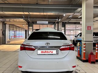 2013 Toyota Corolla XI (E160, E170, E180), белый, 1550000 рублей, вид 3